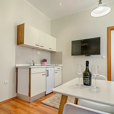 Zora & Natale Апартаменты Пула