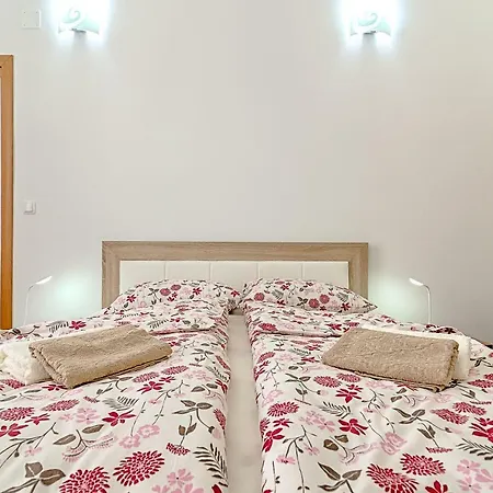 Apartament Zora & Natale *